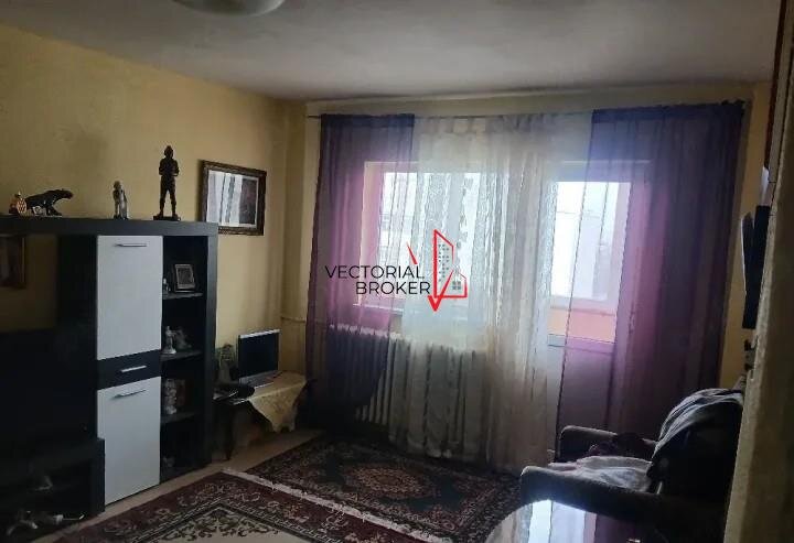 Basarabia- Campia Libertatii 3 camere decomandate, 85mp, 2 bai, bloc 1979,