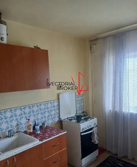 Basarabia- Campia Libertatii 3 camere decomandate, 85mp, 2 bai, bloc 1979,